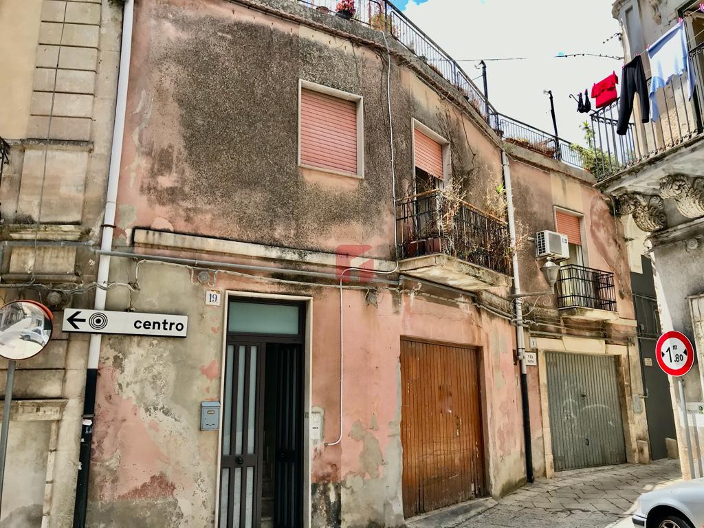 casa indipendente a Modica Alta